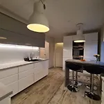 White Lion 아파트 *